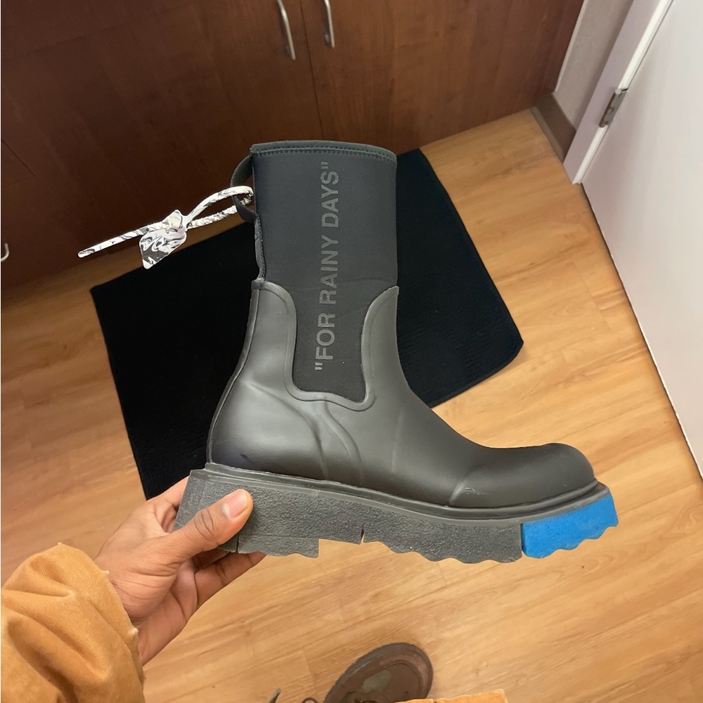 OFF-WHITE “FOR RAINY DAYS” Rainboot